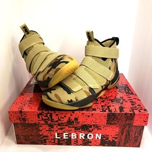 Nike Lebron Soldier XI Camo